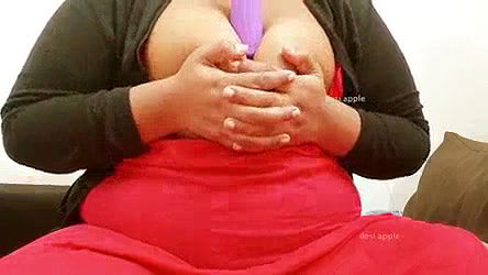 Asian aunty sexy boobs