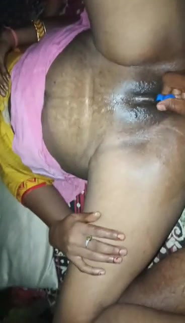 DESI VILLAGE WIFE GETTING BOTTLE FUCKED ANS RIDING