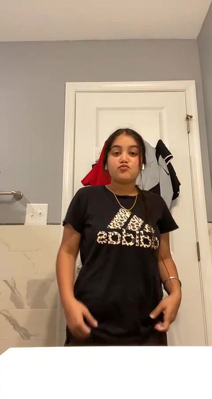 Beautiful cute and sexy maal mms in bathroom