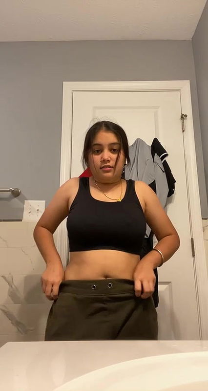 Beautiful cute and sexy maal mms in bathroom