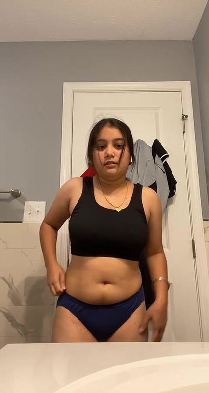 Beautiful cute and sexy maal mms in bathroom