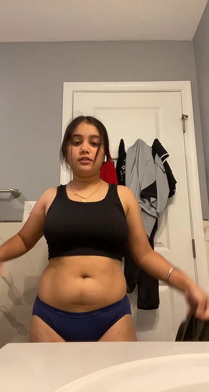 Beautiful cute and sexy maal mms in bathroom