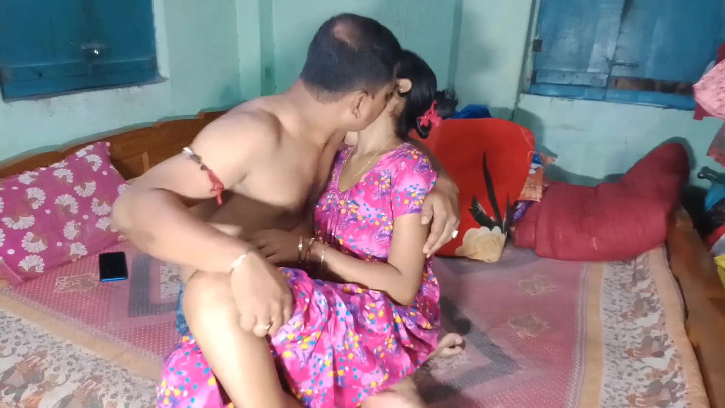 Bengali Beautiful hot girl Pinki first time sex with Step-Sister’s husband
