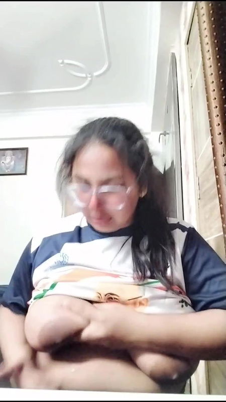 Beautiful Chubby Tanker Gf Showing