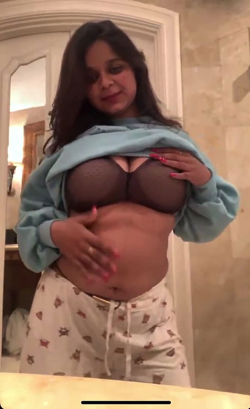 Sexy Curvy Mal Video