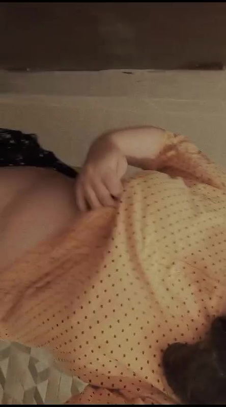 desi Desi girl showing boobs and pressing them