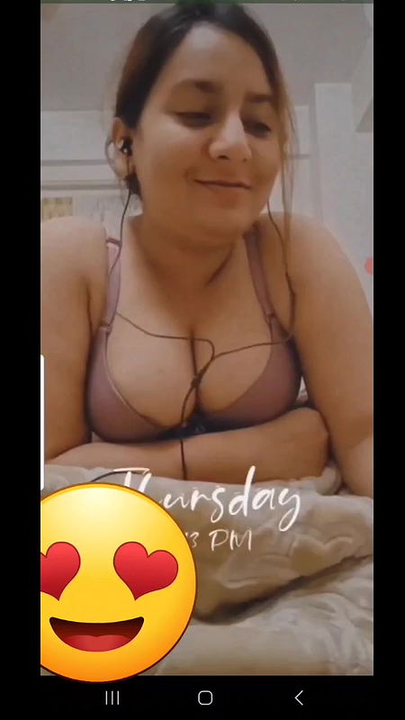Desi lady removing bra and showing boobs