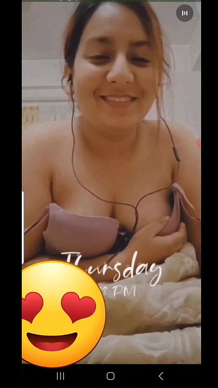 Desi lady removing bra and showing boobs