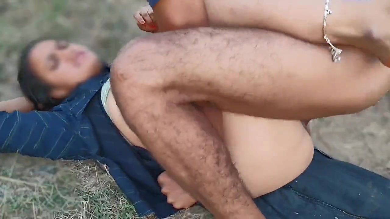 Jija ji or sali ki Romentic outdoor chudai, beautiful sali boli chuha bahut bada, Hindi Audio outdoor