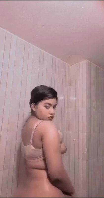 Horny Babe BJ And Fingering Videos