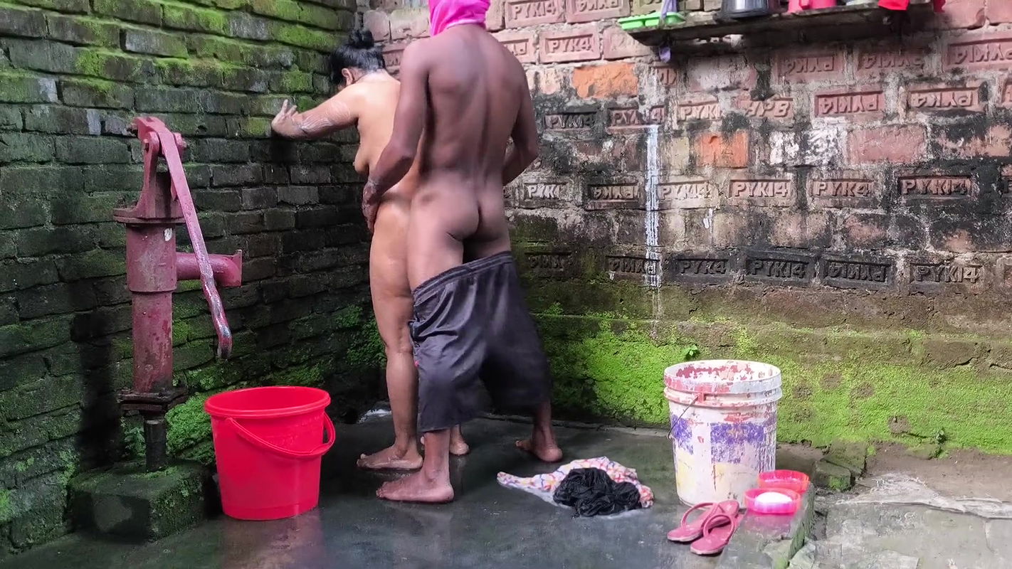 I see my girlfriend taking bath after which I hugged her and started fucking her ass