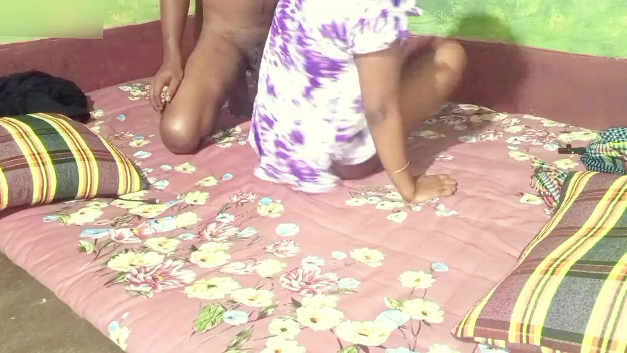 There is no one at home, everyone has gone out for a walk, so my girlfriend called me.