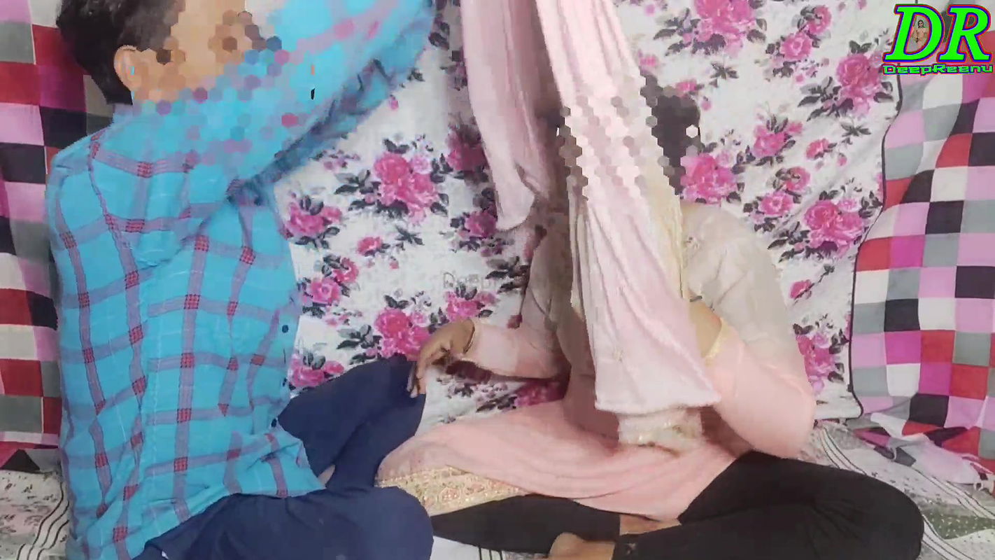 Chacheri badi bhabhi ko ghar bulakar ki jabardast chudai