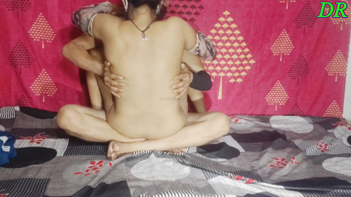 Desi Indian cute girl and smart boy lovly sex enjoy