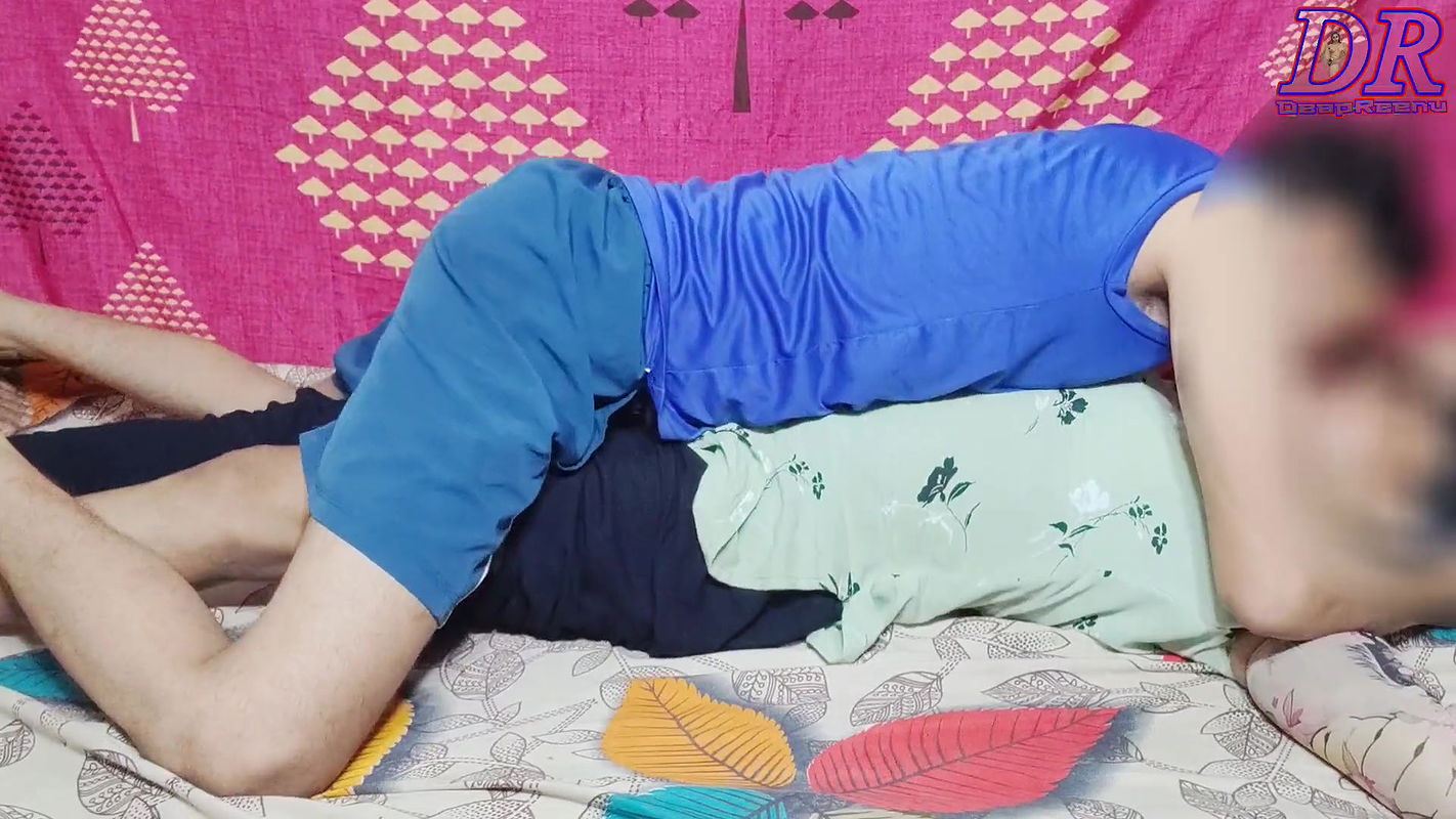 Desi Indian slim bhabhi very beautiful and hard anal sex karwaya