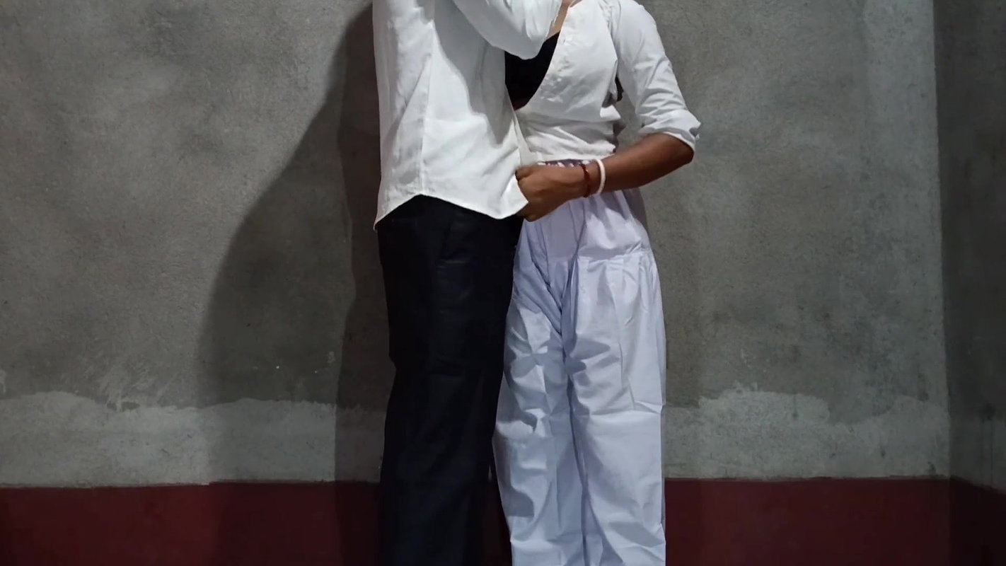 Indian Virgin School Girls and Boyfriend First time Sex
