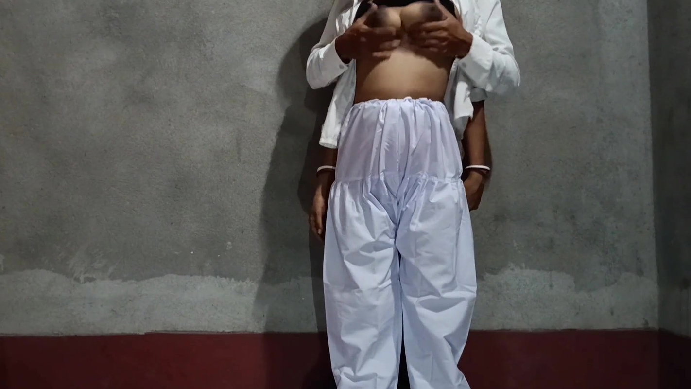 Indian Virgin School Girls and Boyfriend First time Sex