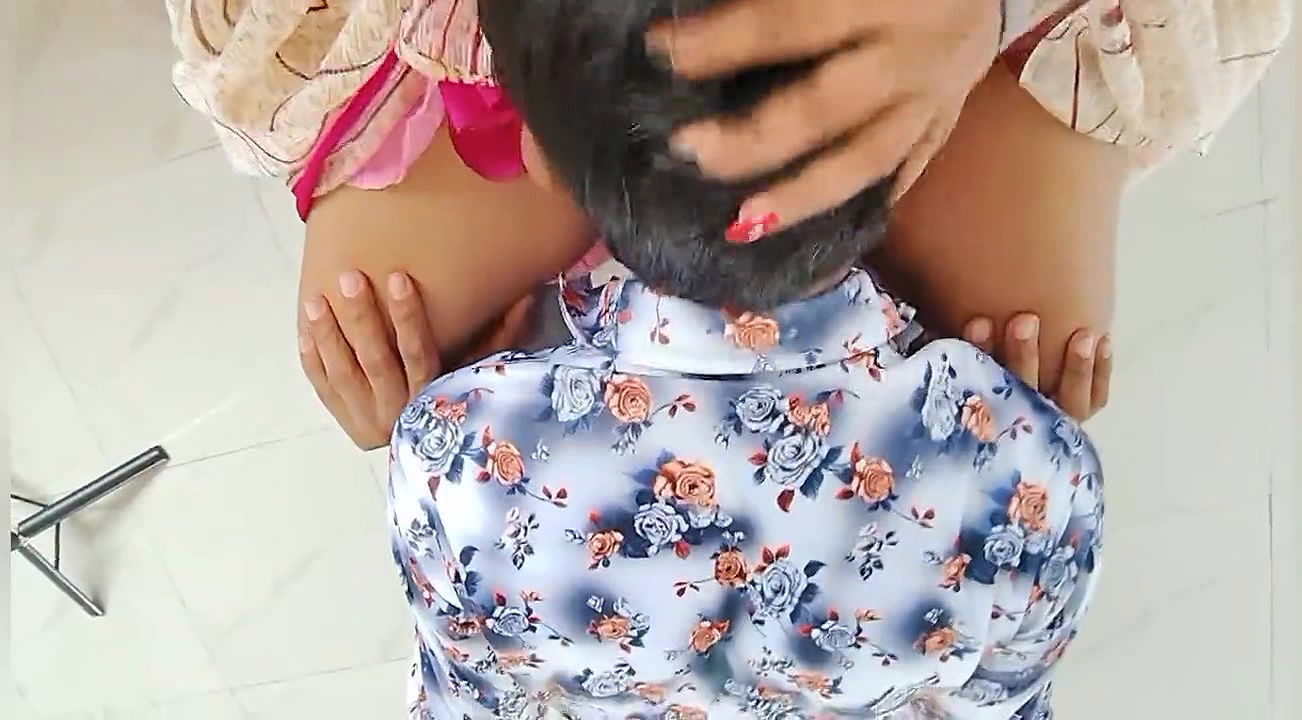 Marathi Sex Video In Clear Marath Voice, Sagar licked his hot sexy Sarika pussySar