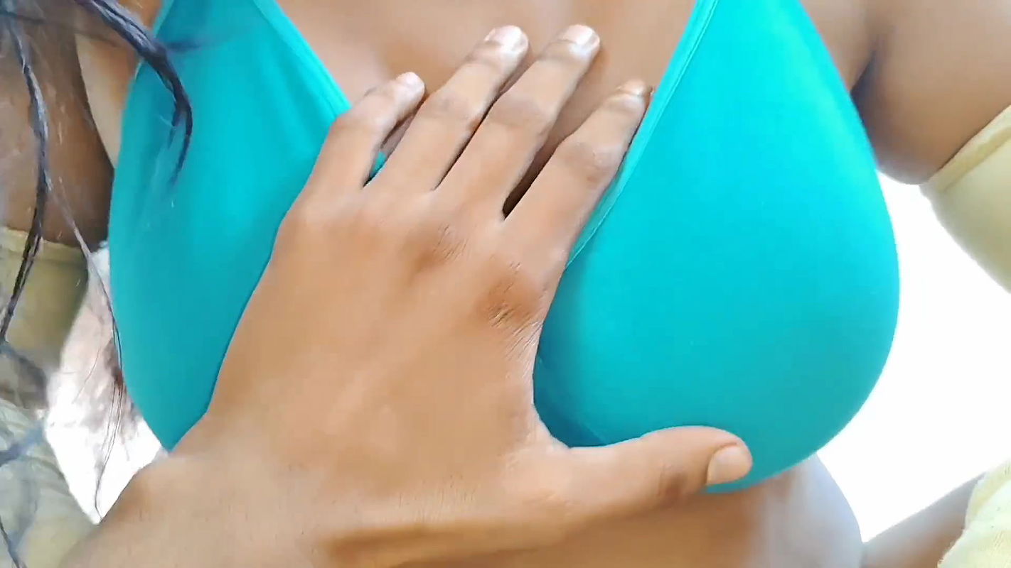 Hot sexy Indian college girlfriend sarika sex with her boyfriend