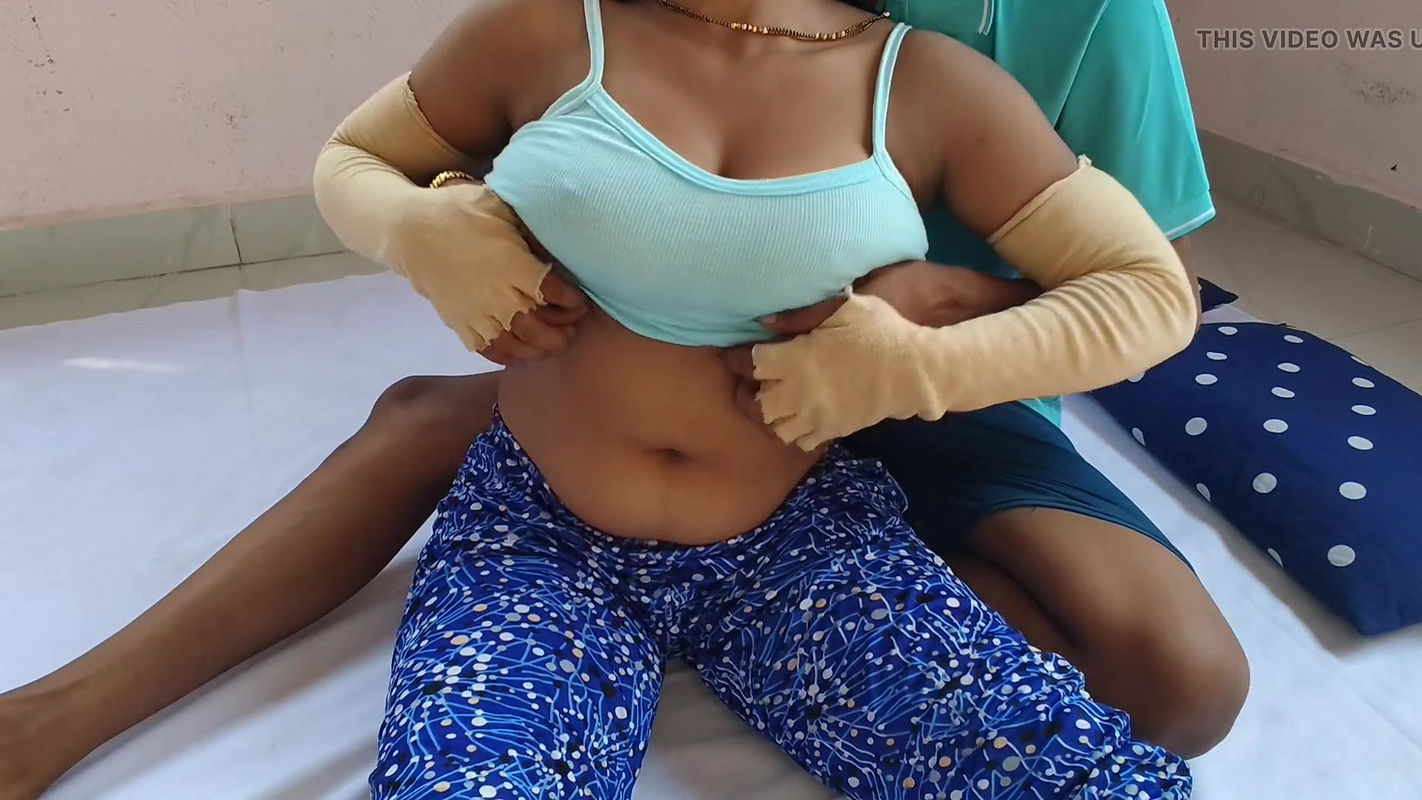 Hot sexy tharki Sarika bhabhi blue movie dekh hot ho gayi thi, devar ne dekha aur bhabhi ki chudai kar di