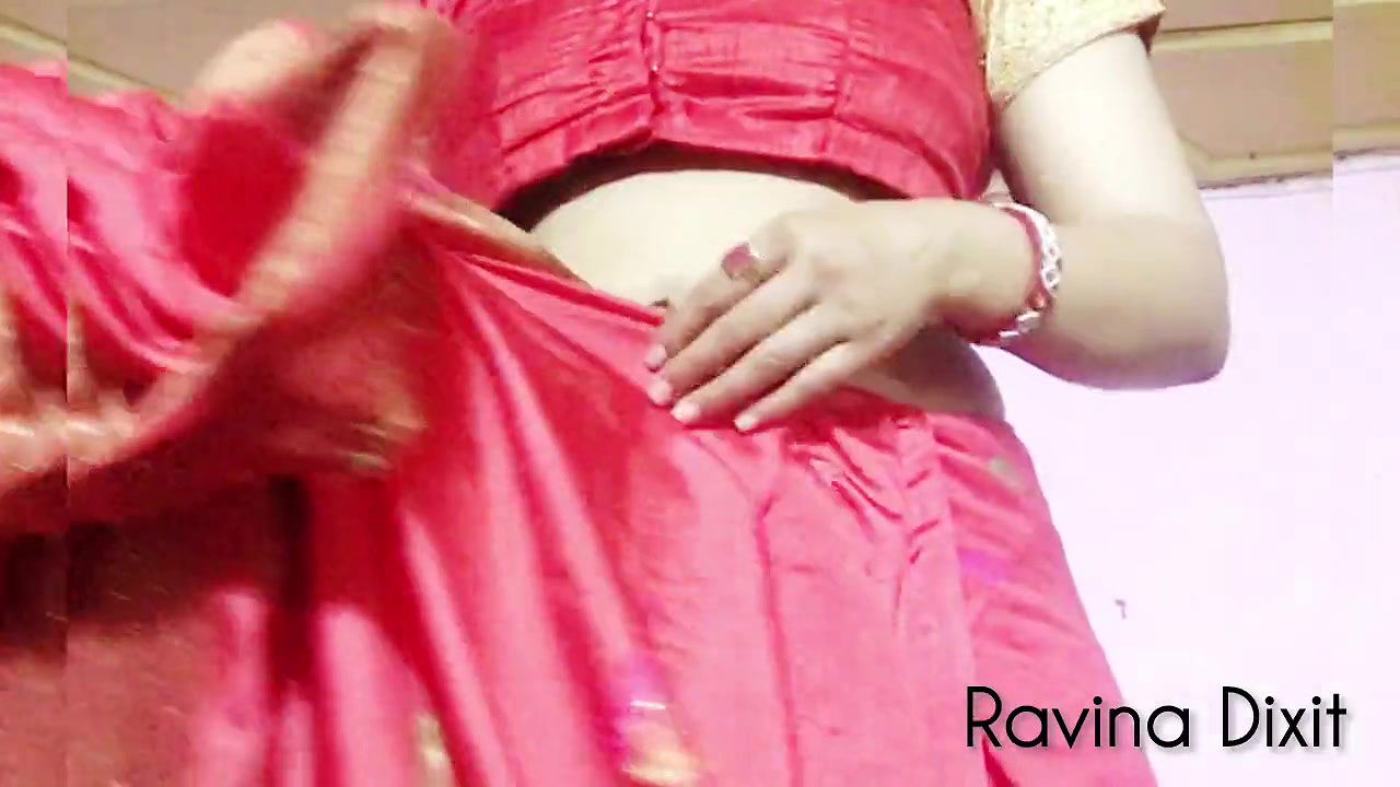 Ravina Dixit seduced husband boss in red sari
