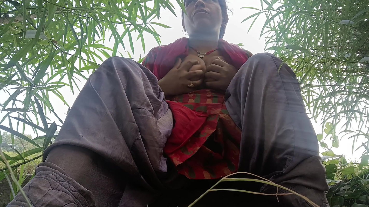 Finger chudai se Nikal Gaya bhabhi ka peshab