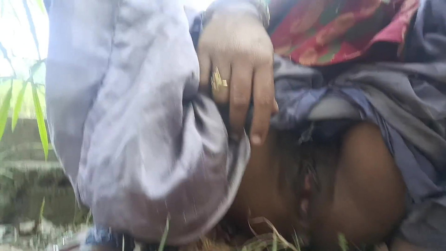 Finger chudai se Nikal Gaya bhabhi ka peshab