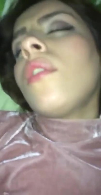 Paki DDrunk Naseema didi Horny fuk her panty in her MOuth
