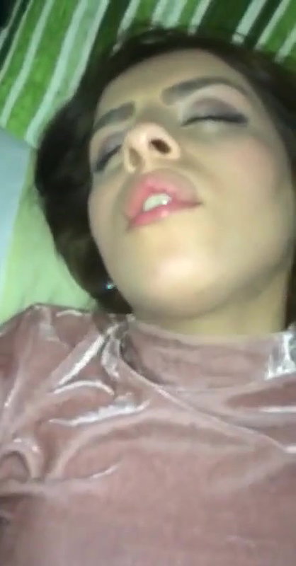 Paki DDrunk Naseema didi Horny fuk her panty in her MOuth