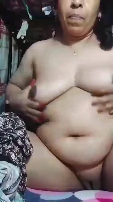 Horny Aunty