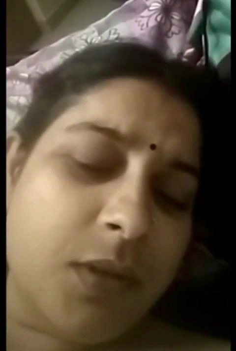 Beautiful Bhabi Showing