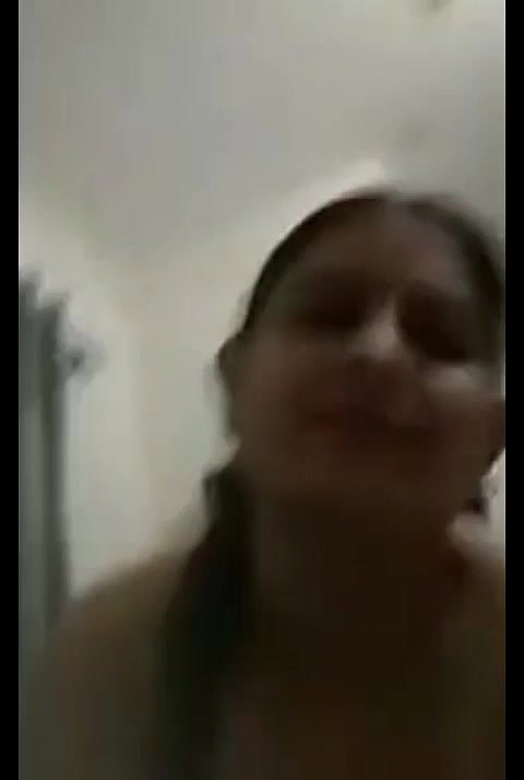 Beautiful Bhabi Showing