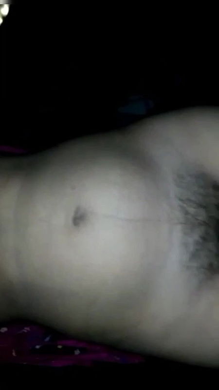 Desi cutie showing boobs and pussy