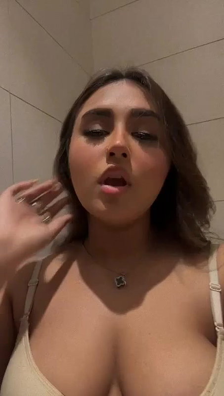 Paki babe mms update in car