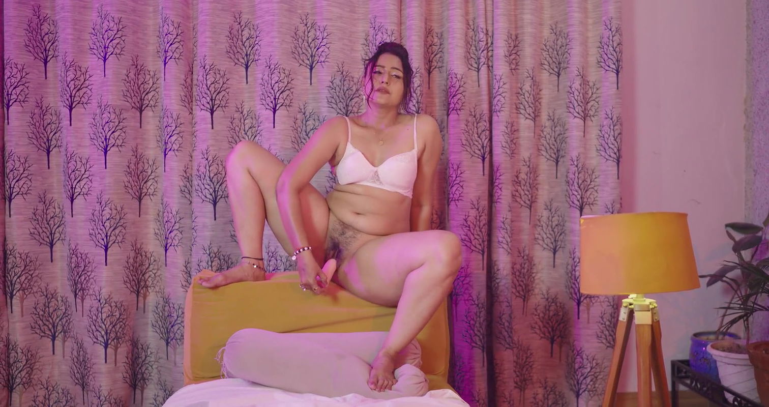 Pallavi Patil – Solo Dildo