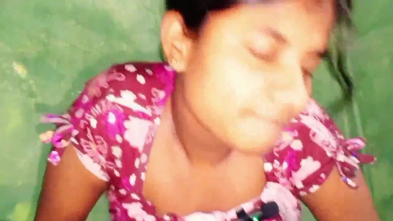 Sexy Desi Girlfriend Sucked Dick with Cigarette for Fun