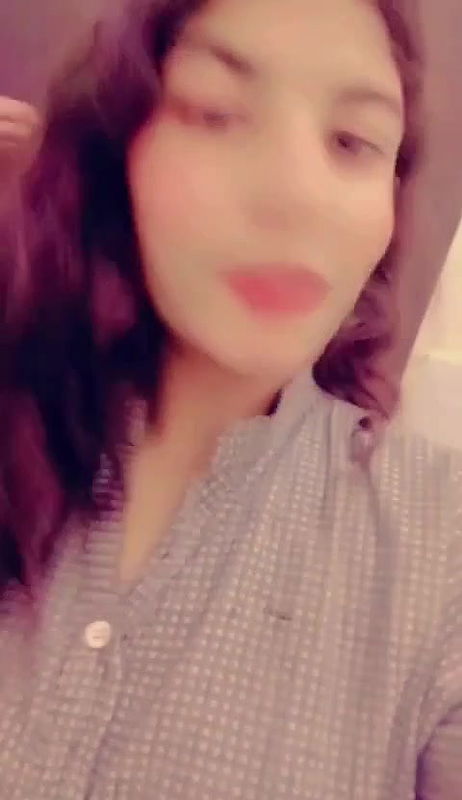 Beautiful Gf Showing