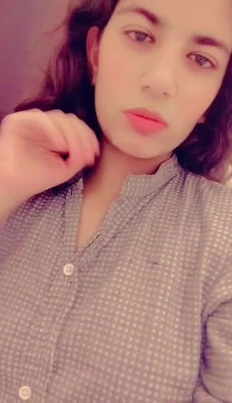 Beautiful Gf Showing