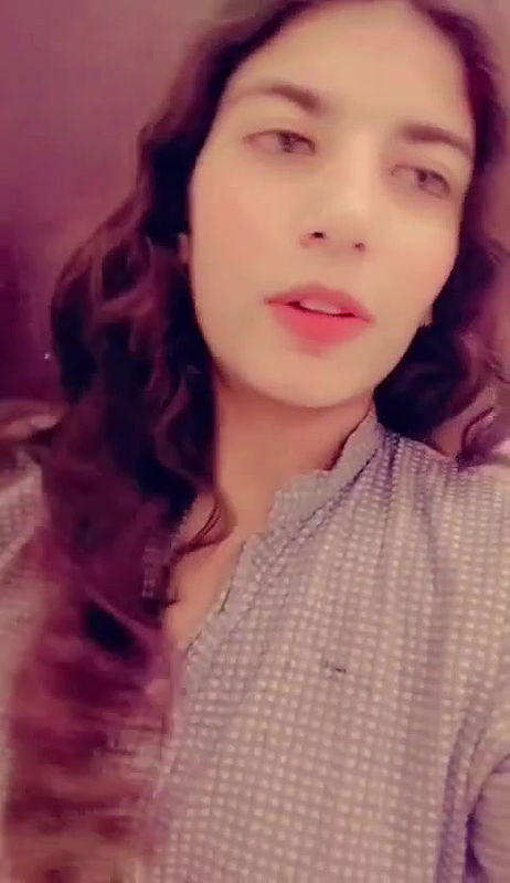 Beautiful Gf Showing