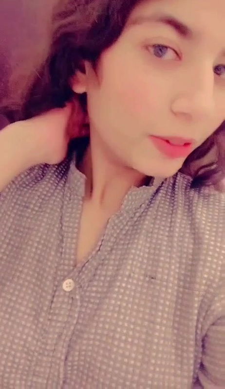 Beautiful Gf Showing