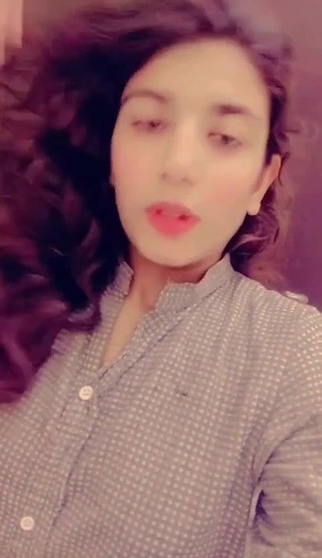 Beautiful Gf Showing