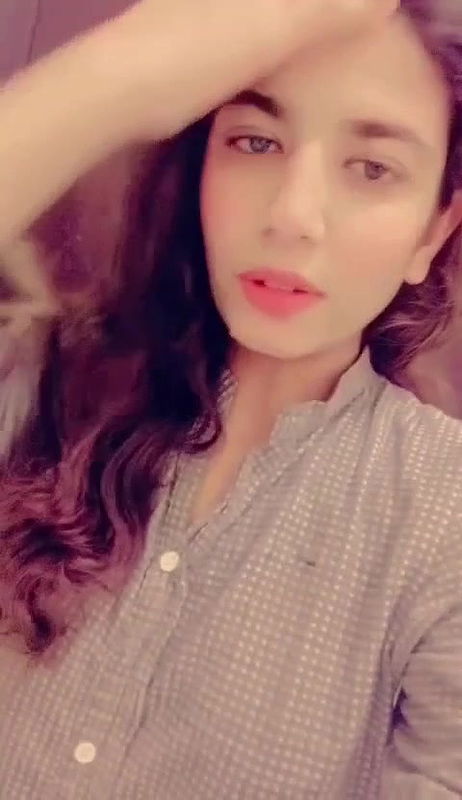 Beautiful Gf Showing