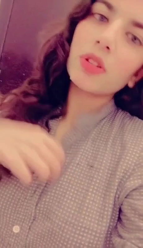 Beautiful Gf Showing