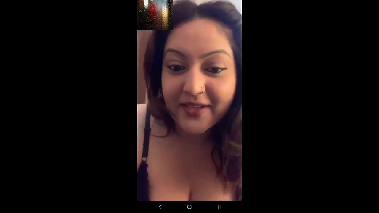 Beautiful Sexy Mal Showing Boobs