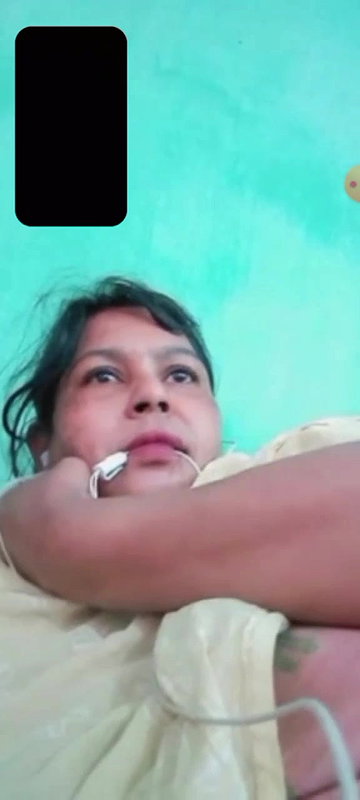 Horny Milf Showing