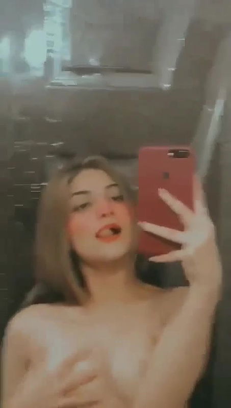 Beautiful Sexy Gf Showing