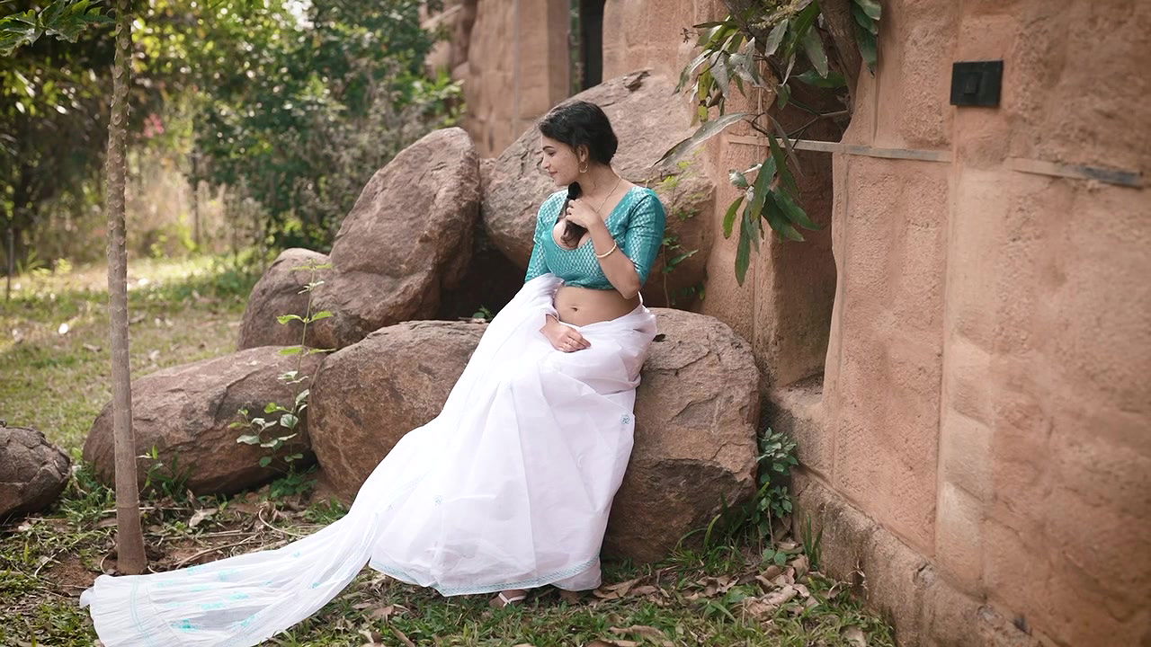 Resmi Nair – Streaming in White Saree Full
