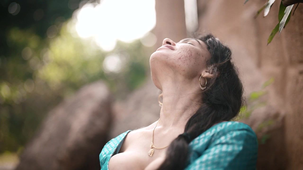 Resmi Nair – Streaming in White Saree Full