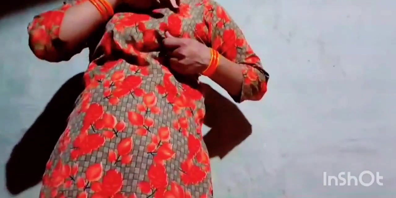 18 years old very beautiful desi girl seeing a boy’s penis, it was very big and tight