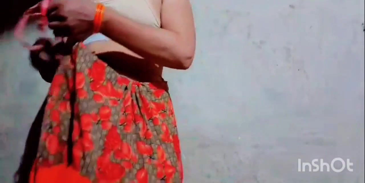 18 years old very beautiful desi girl seeing a boy’s penis, it was very big and tight